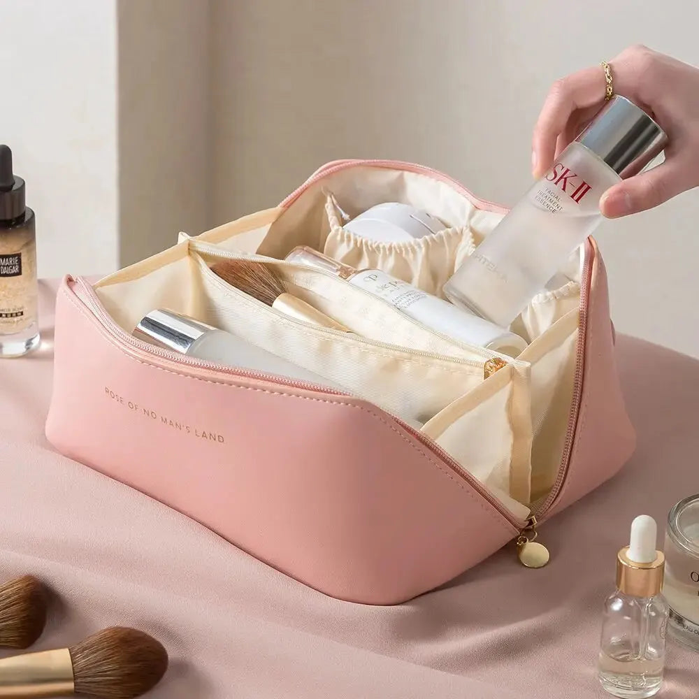 Luxury Makeup Organizer Bag – Travel-Friendly Cosmetic Case