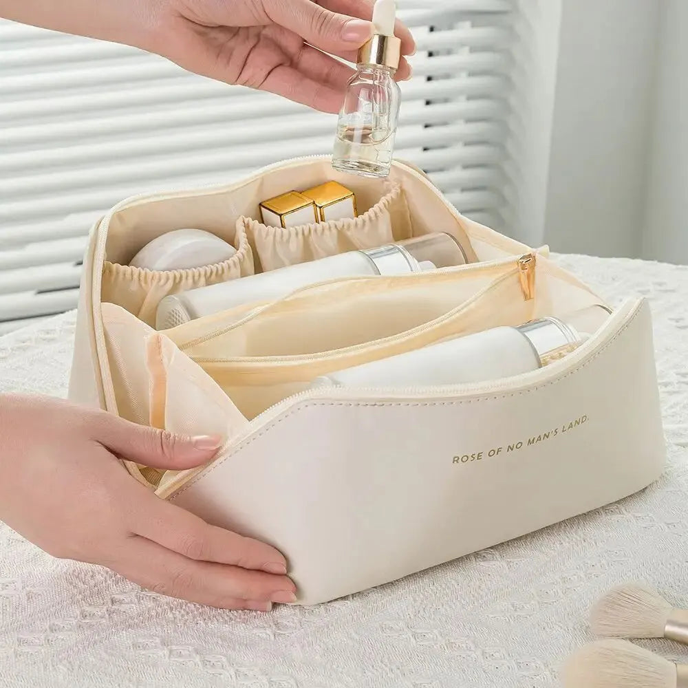 Luxury Makeup Organizer Bag – Travel-Friendly Cosmetic Case